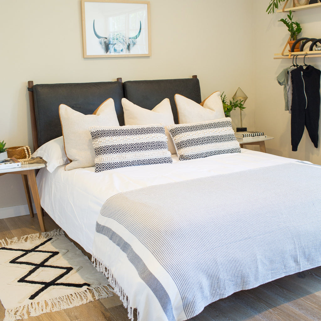 Lit avec coussins en cuir | Noir onyx | Grand lit