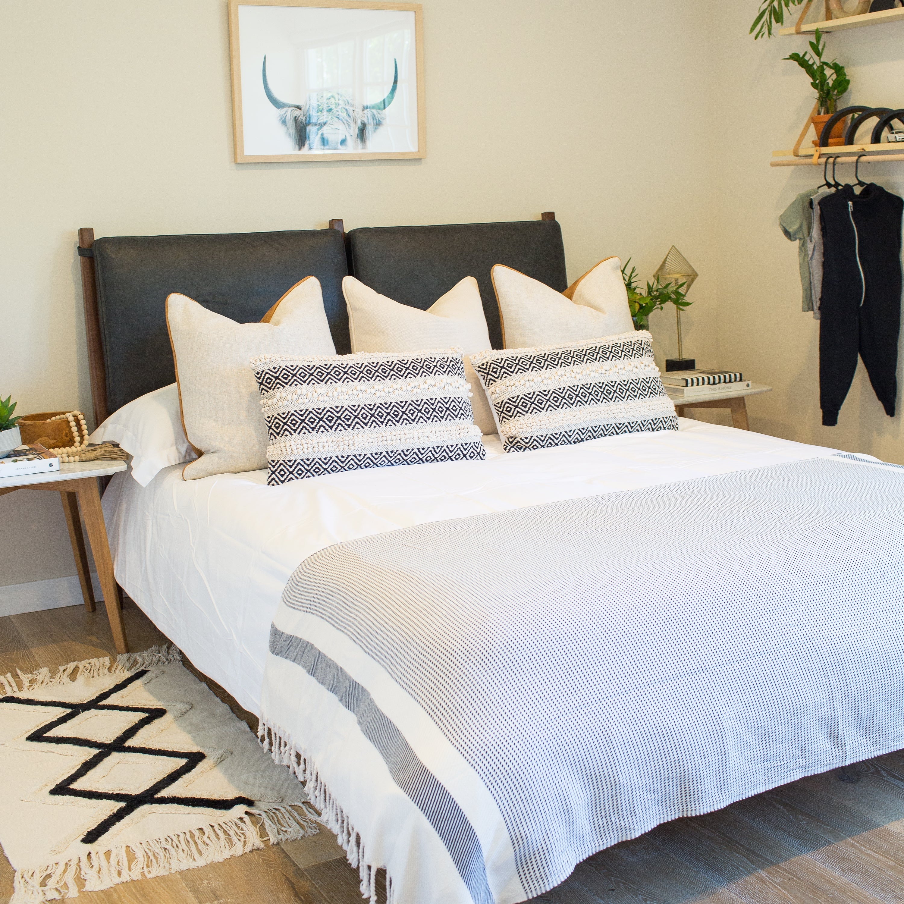Lit avec coussins en cuir | Noir Onyx | Grand lit